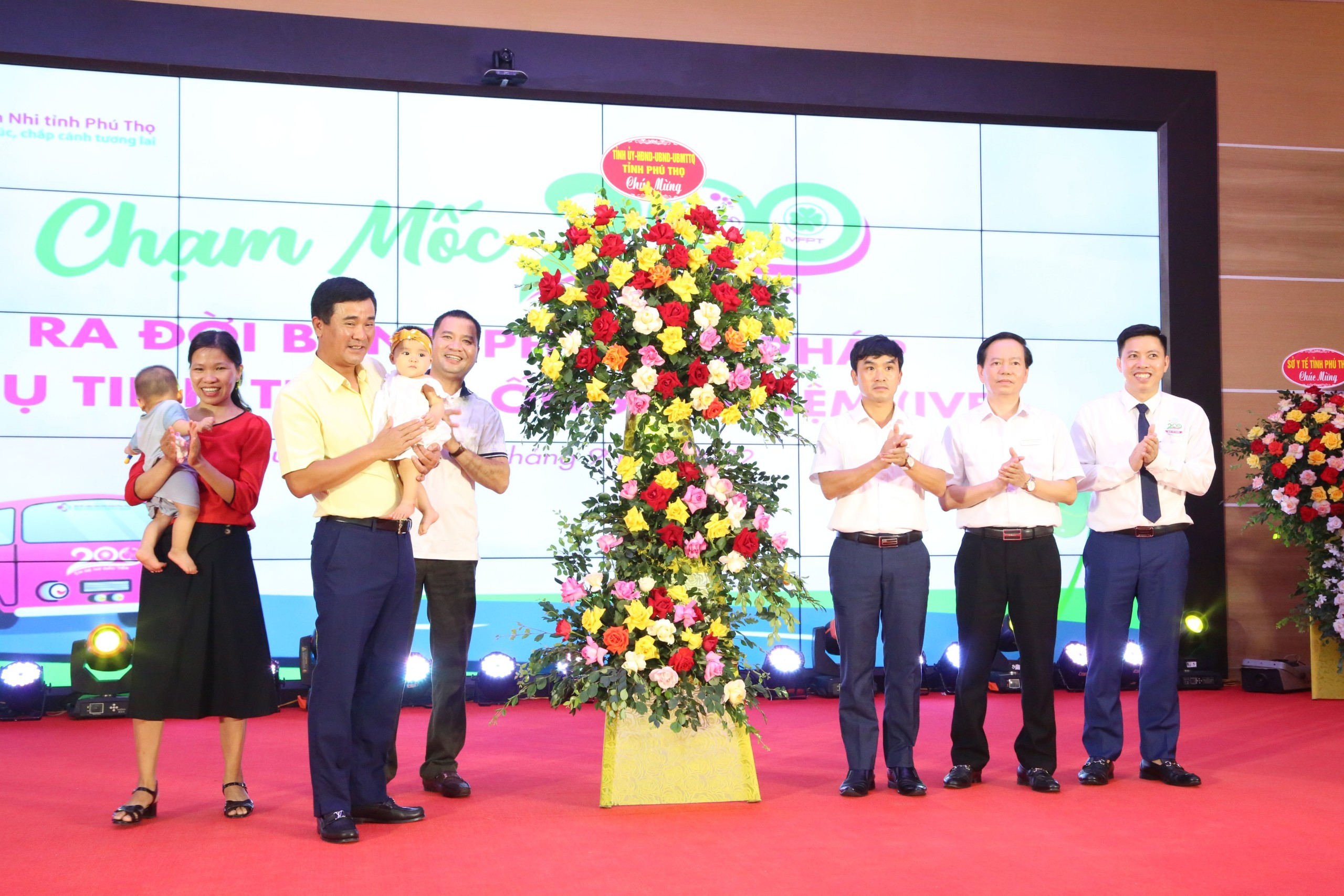 tổ chức sự kiện 200 em bé